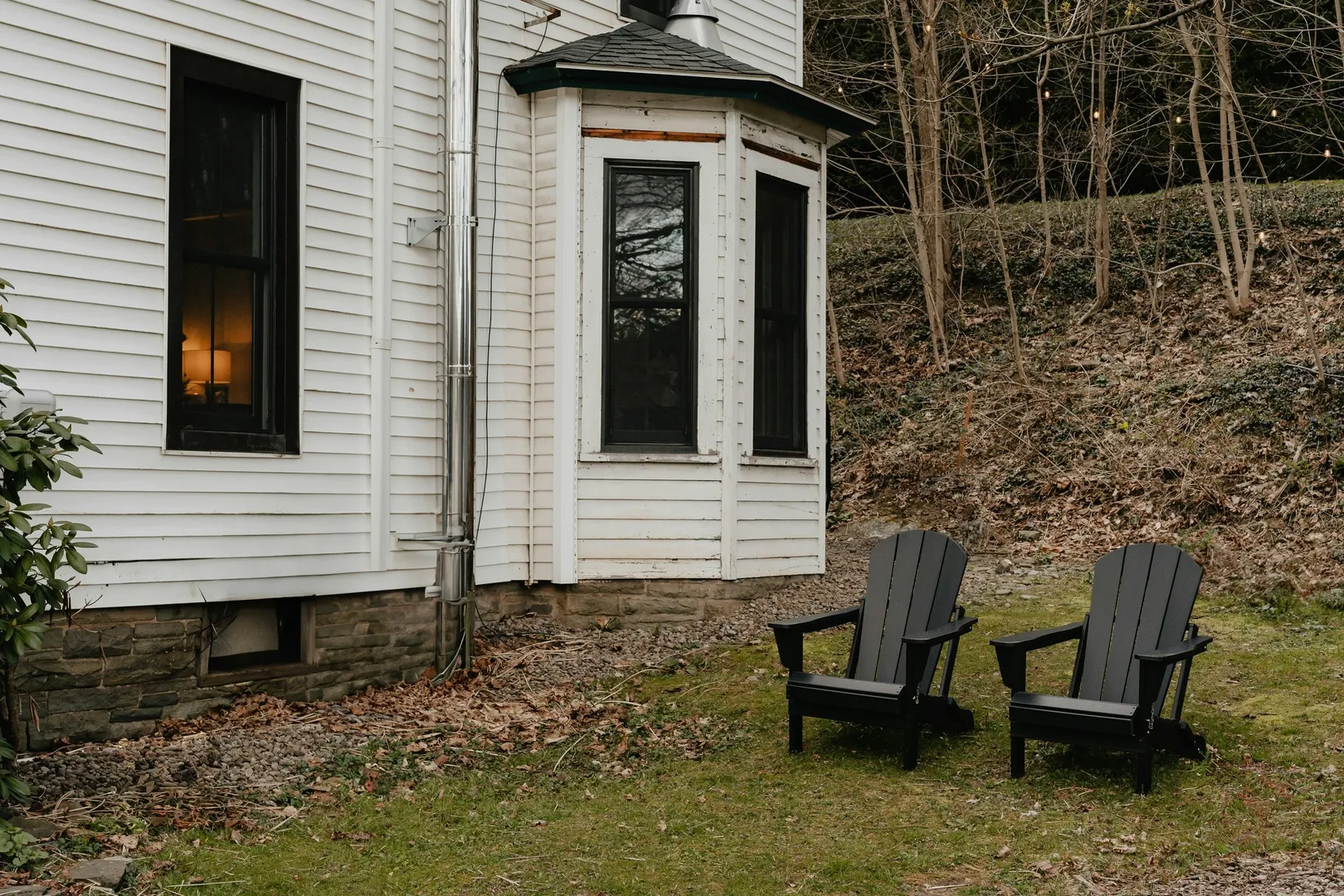 Before: Exterior home design AI for a side yard
